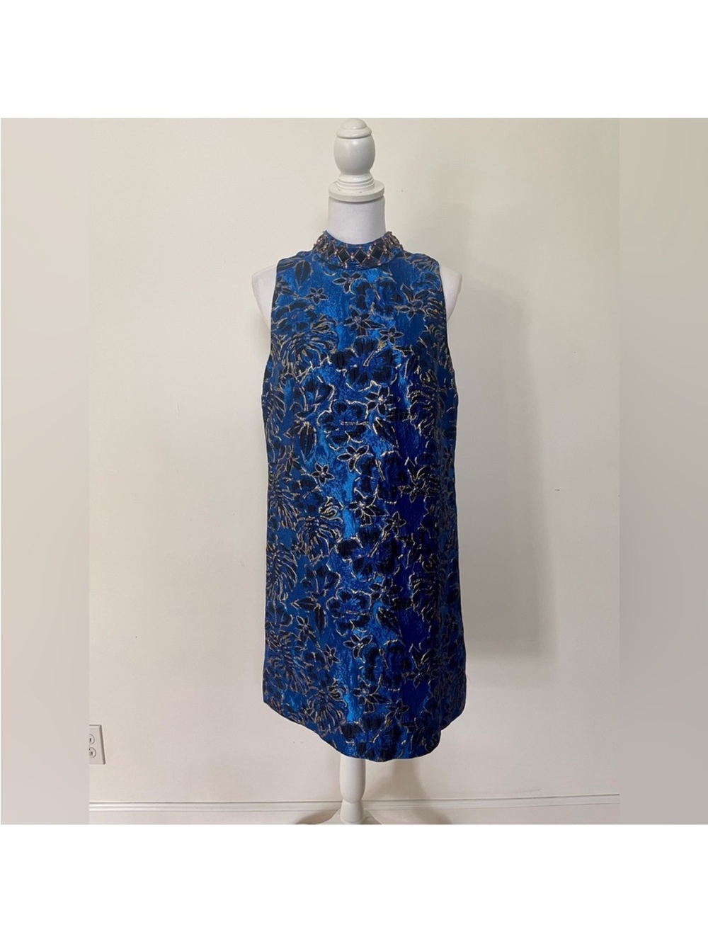 Lilly Pulitzer Brandi Shift Dress
Blue Grotto Twilight Floral - Picture 4 of 10